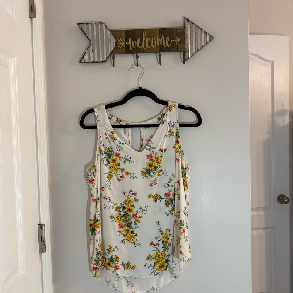 Old Navy Floral White and Yellow Sleeveless Tank Top Size M